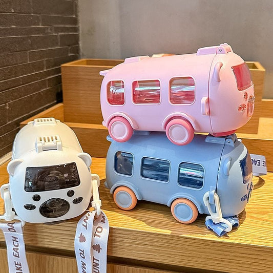 🎁Beste geschenken voor kinderen🚌Draagbare waterbeker in de vorm van een bus met riem