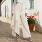 Asymmetrische wrap jeans 👖 Een combinatie van culottes en een pantalon, met een hoge taille voor een optisch langer lijkend effect, wijde pijpen en een zwierige pasvorm, en diagonaal geplaatste knopen – transformeer jezelf direct in een fashionista!