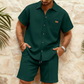 👕 NU 50% KORTING! 🩳 Set met heren-shirt met korte mouwen en korte broek van wafelstructuur – Zachte stof met textuur, ademend en relaxte pasvorm – Perfect als zomerse loungewear en voor informele uitstapjes ☀️